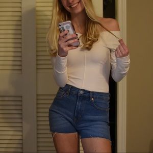 Size 25 Gap High Rise 3” denim shorts